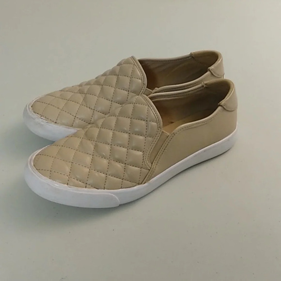 Guess Tan Quilted/Slip-on/Tennis Shoes/Casual Loafer - Picture 2 of 10